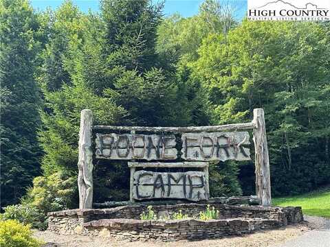 28 Chickasaw Trail, Blowing Rock, NC 28605