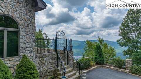 530 Howard's Knob Road, Boone, NC 28607