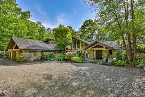 530 Heaton Forest Road, Cashiers, NC 28717