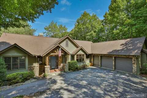 47 Hilltop Road, Sapphire, NC 28774