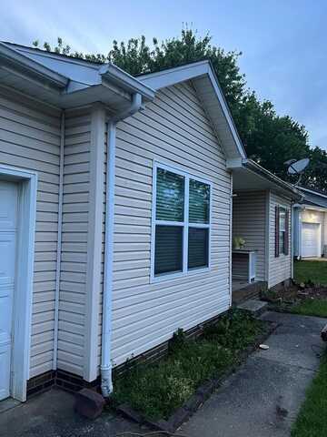 318 Ashley St, OAK GROVE, KY 42262