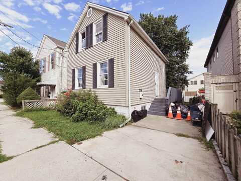 716 1ST ST, Secaucus, NJ 07094