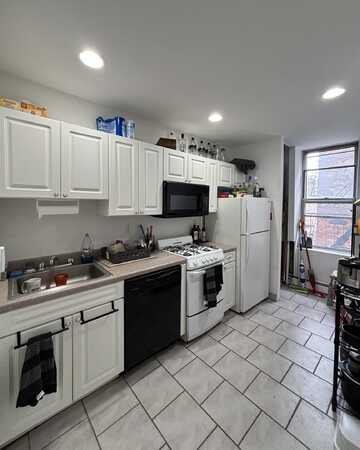 215 10TH ST, Hoboken, NJ 07030