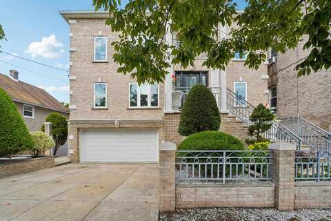 735 GOLDEN AVE, Secaucus, NJ 07094