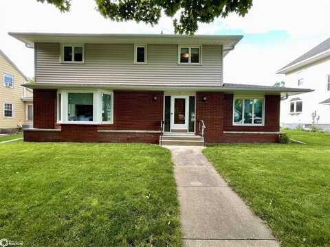 15 E College Street, Algona, IA 50511