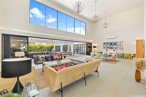 606 Hakaka Place, Honolulu, HI 96816