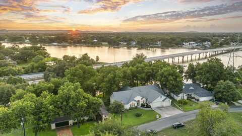 124 Bridgepoint, Kingsland, TX 78639