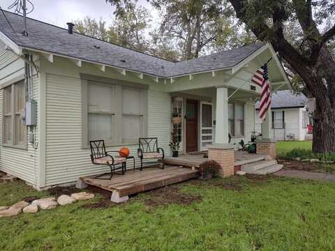 204 E 1St St, Lampasas, TX 76550