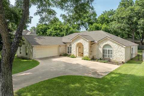 310 Meadowlakes Drive, Meadowlakes, TX 78654