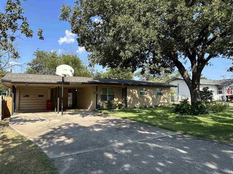 448 Elm Dr, Kingsland, TX 78639