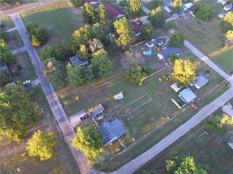 309 W spruce Street, Chilhowee, MO 64733