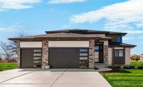 18267 W 168th Terrace, Olathe, KS 66062