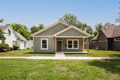 617 S Maple Street, Ottawa, KS 66067