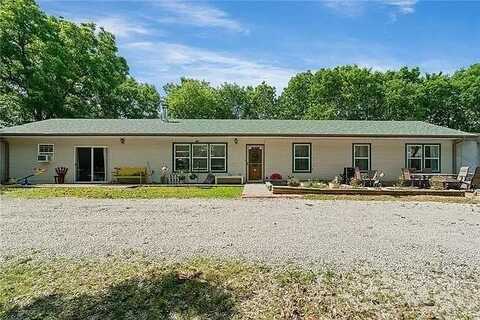 360 Kingman Road, Quenemo, KS 66528