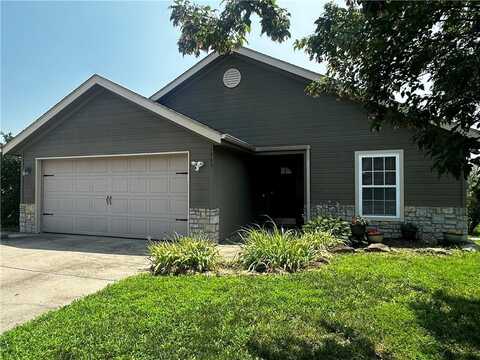 1405 W 7th Street Terrace, Knob Noster, MO 65336