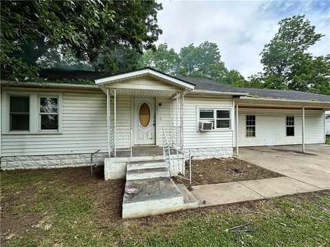 321 Pecan Street, Chetopa, KS 67336