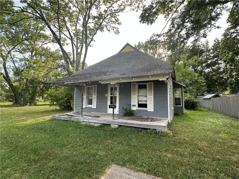 429 S Kentucky Street, Iola, KS 66749