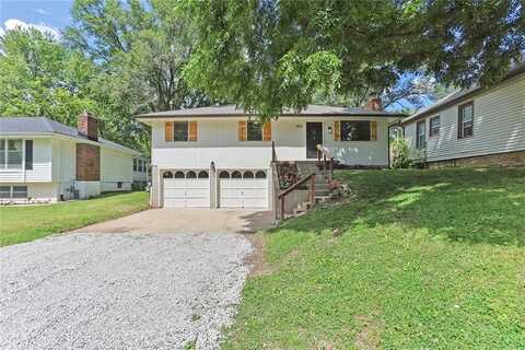 1806 Cleveland Terrace, Leavenworth, KS 66048