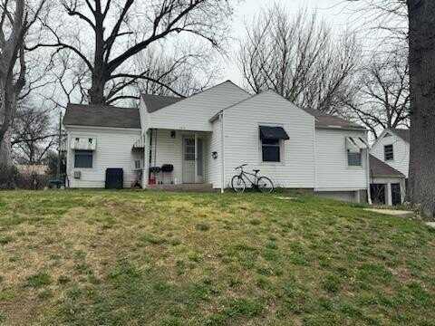 103 E 4th Street, Carrollton, MO 64633