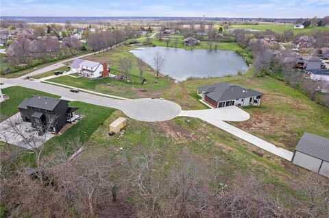 724 SW 15th Circle, Lees Summit, MO 64081