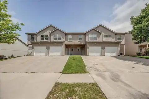 232 N 4th Terrace, Louisburg, KS 66053