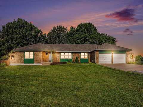 916 S Prairie Lane, Raymore, MO 64083