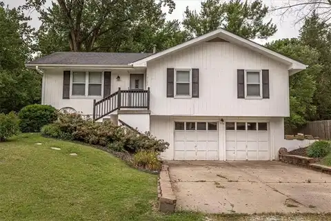 1121 Lake Maurer Road, Excelsior Springs, MO 64024