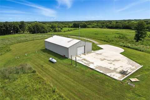 5361 NE JC Penney Drive, Hamilton, MO 64644