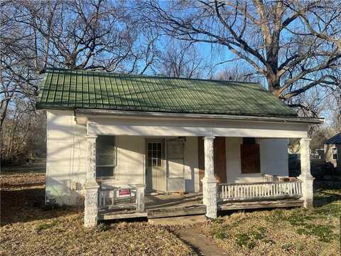 409 E Lincoln Street, Clinton, MO 64735