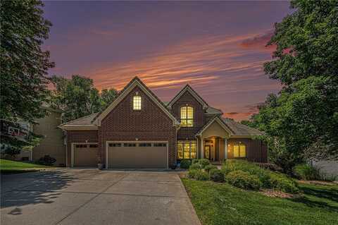 8127 Clearwater Drive, Parkville, MO 64152