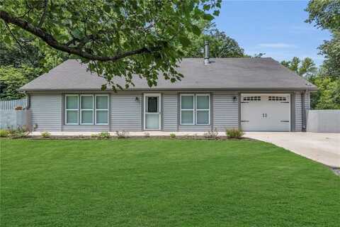 23520 INTERURBAN Road, Dearborn, MO 64439