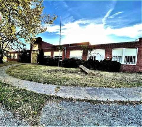 455 school Way, Holt, MO 64048