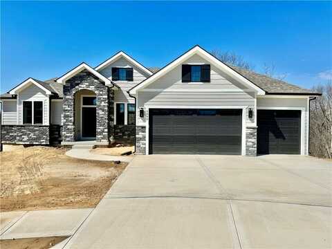 5899 NW Black Oak Court, Parkville, MO 64152