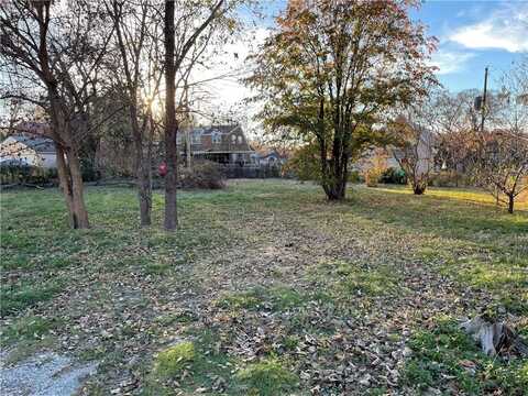 7418 Tracy Avenue, Kansas City, MO 64131