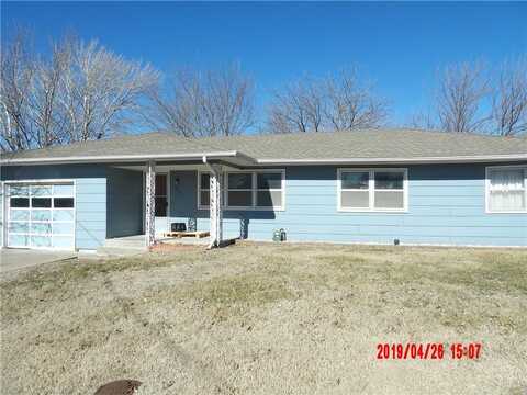 217 W Warren Avenue, Garnett, KS 66032