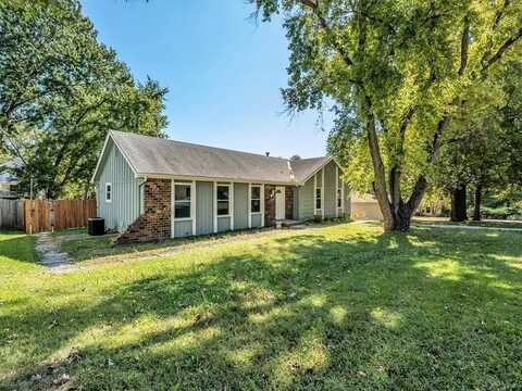 5903 NW Harris Drive, Parkville, MO 64152