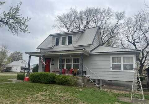 301 N Delaware Avenue, Columbus, KS 66725