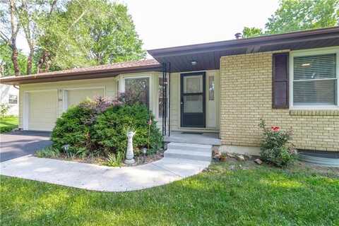 204 SW 20th Street, Oak Grove, MO 64075