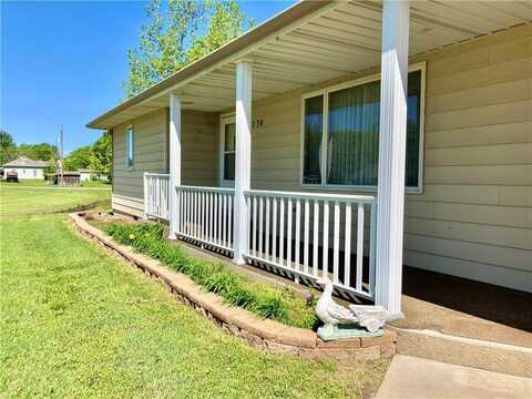 730 E 6th Street, Le Roy, KS 66857