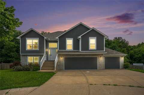 2304 Woodland Circle, Kearney, MO 64060