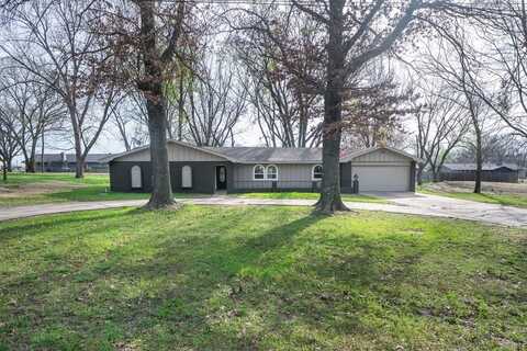 407 N Overlook Drive, Coffeyville, KS 67337