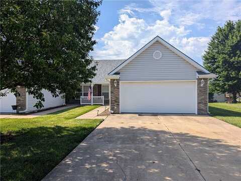 1008 E Chestnut Court, Savannah, MO 64485