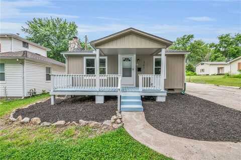 307 SW 9TH Street, Blue Springs, MO 64015