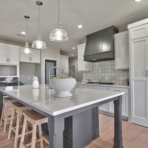 9315 Pickering Street, Lenexa, KS 66227