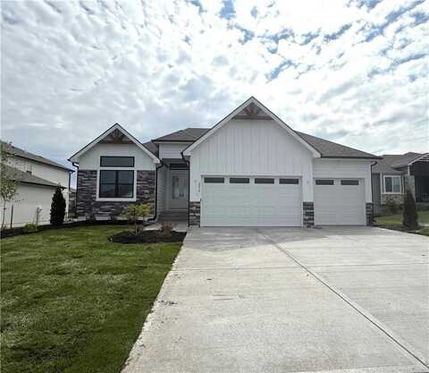3215 SW Enoch Street, Lees Summit, MO 64082