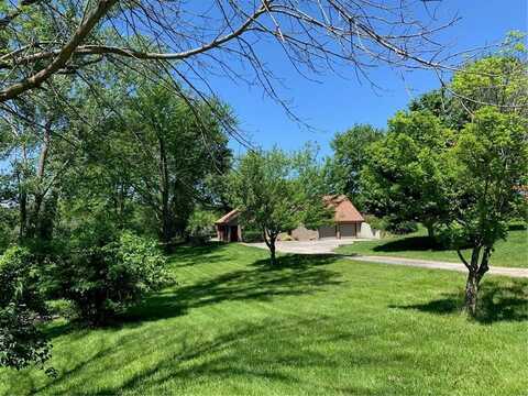 13310 Darlin Drive, Smithville, MO 64089