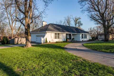 2401 Grand Avenue, Leavenworth, KS 66048