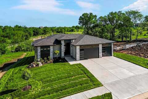 2532 NE Woodland Oak Circle, Lees Summit, MO 64086