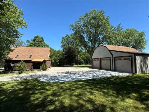 501 SE 21ST Street, Oak Grove, MO 64075