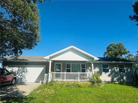 1011 S Hughes Street, Hamilton, MO 64644